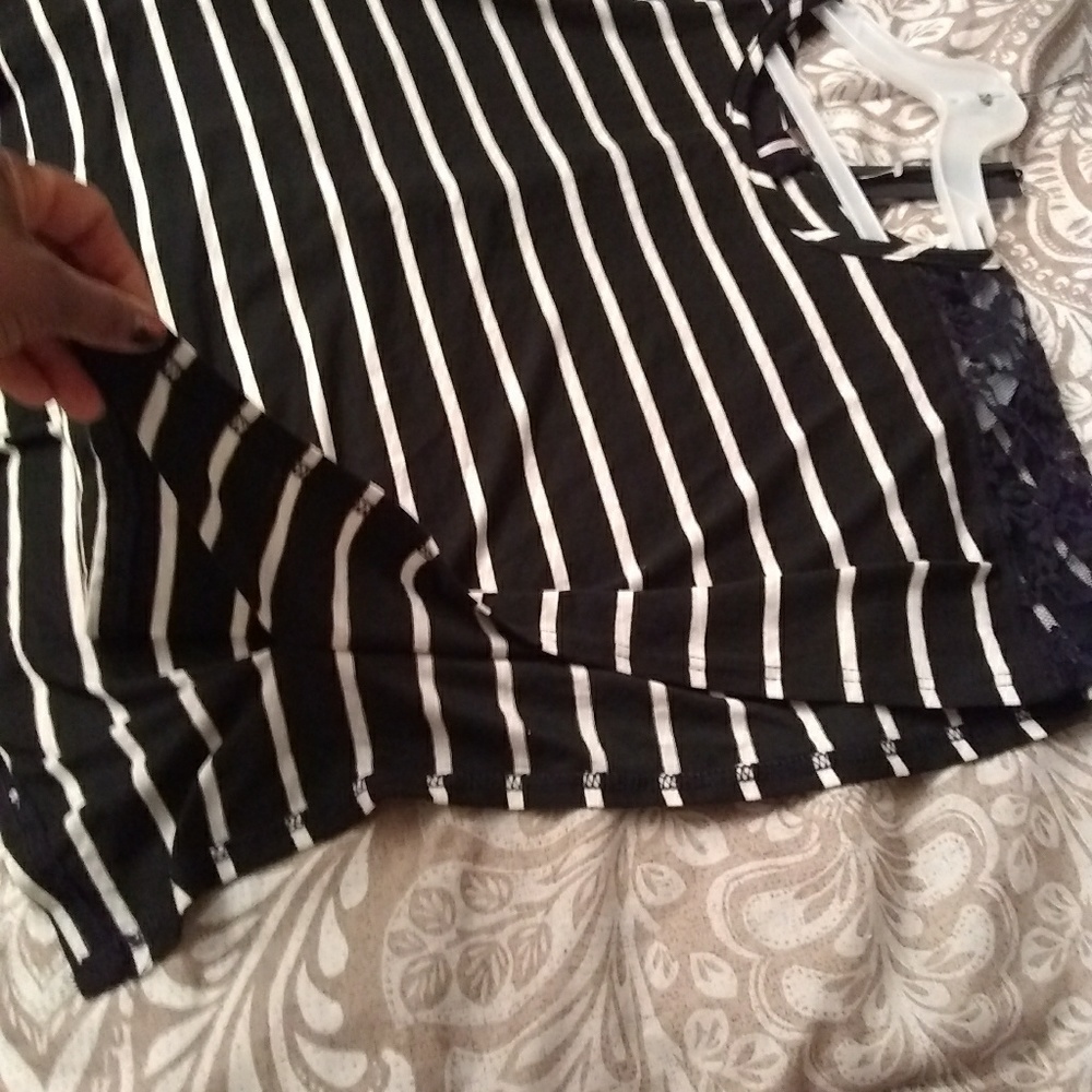 *Final Sell Price* Poof Apparel Top - Picture 7 of 7
